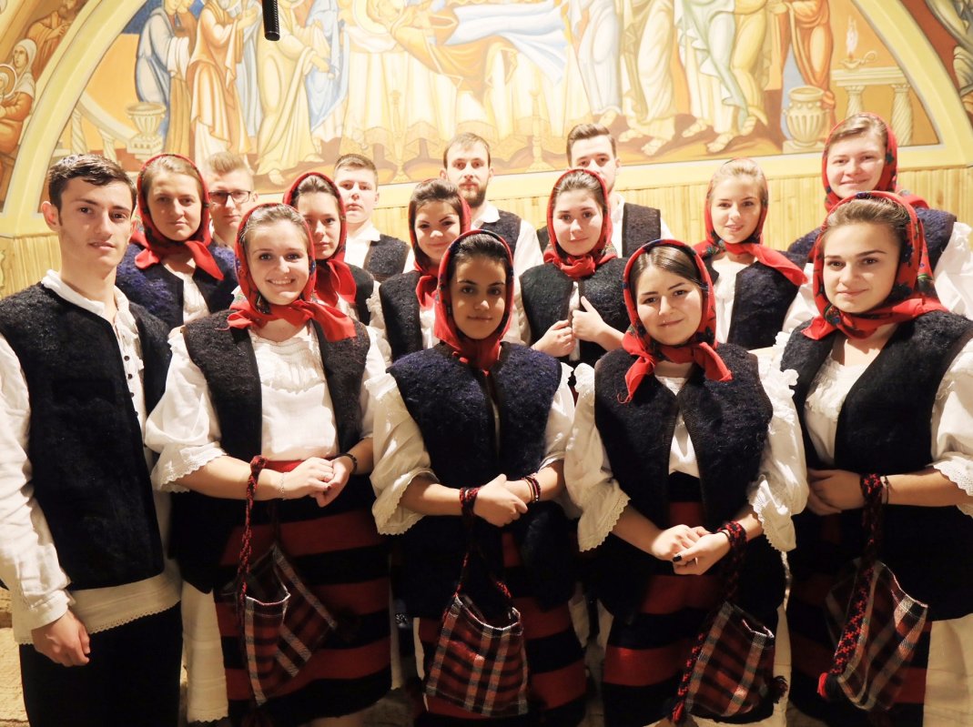 Slujiri arhiereşti şi hramuri de Sfântul Ierarh Nicolae 26984