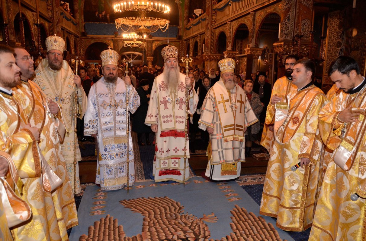 Slujiri arhiereşti şi hramuri de Sfântul Ierarh Nicolae 26985
