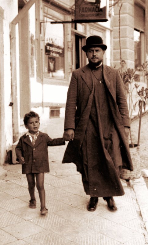 Un chip al demnității și credinței în vremuri grele 26921