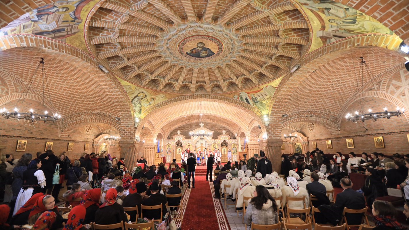 Festivaluri și concursuri de colinde și obiceiuri de iarnă 26843