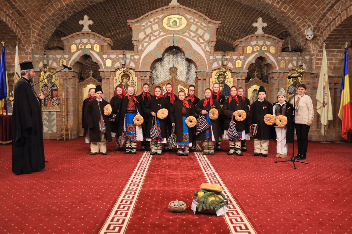 Festivaluri și concursuri de colinde și obiceiuri de iarnă 26845