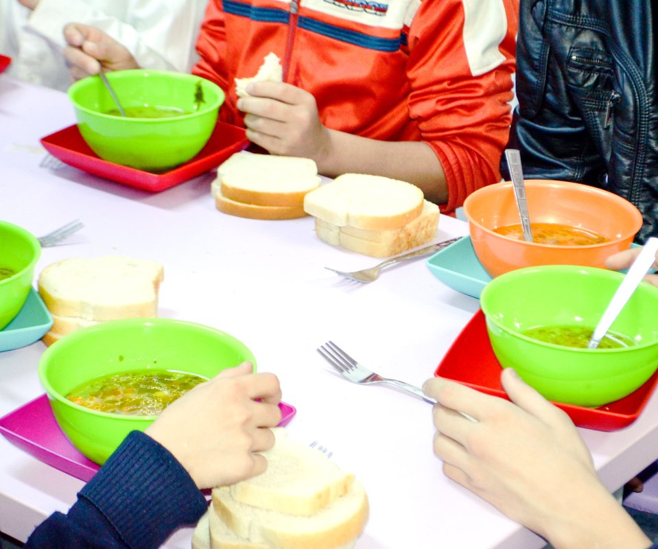 Masă caldă gratuită în 50 de şcoli 26888