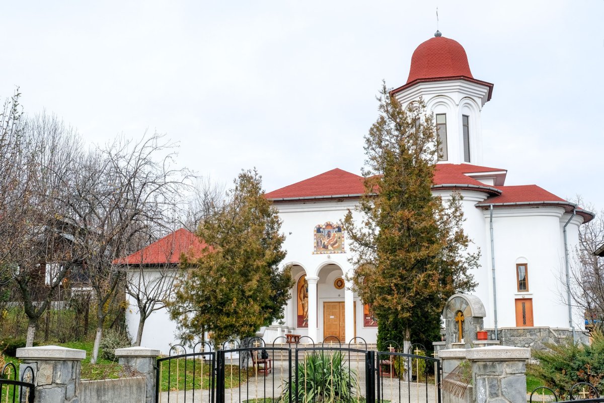 Parohia, familia cea mare a credincioșilor din Ghioșești 26865
