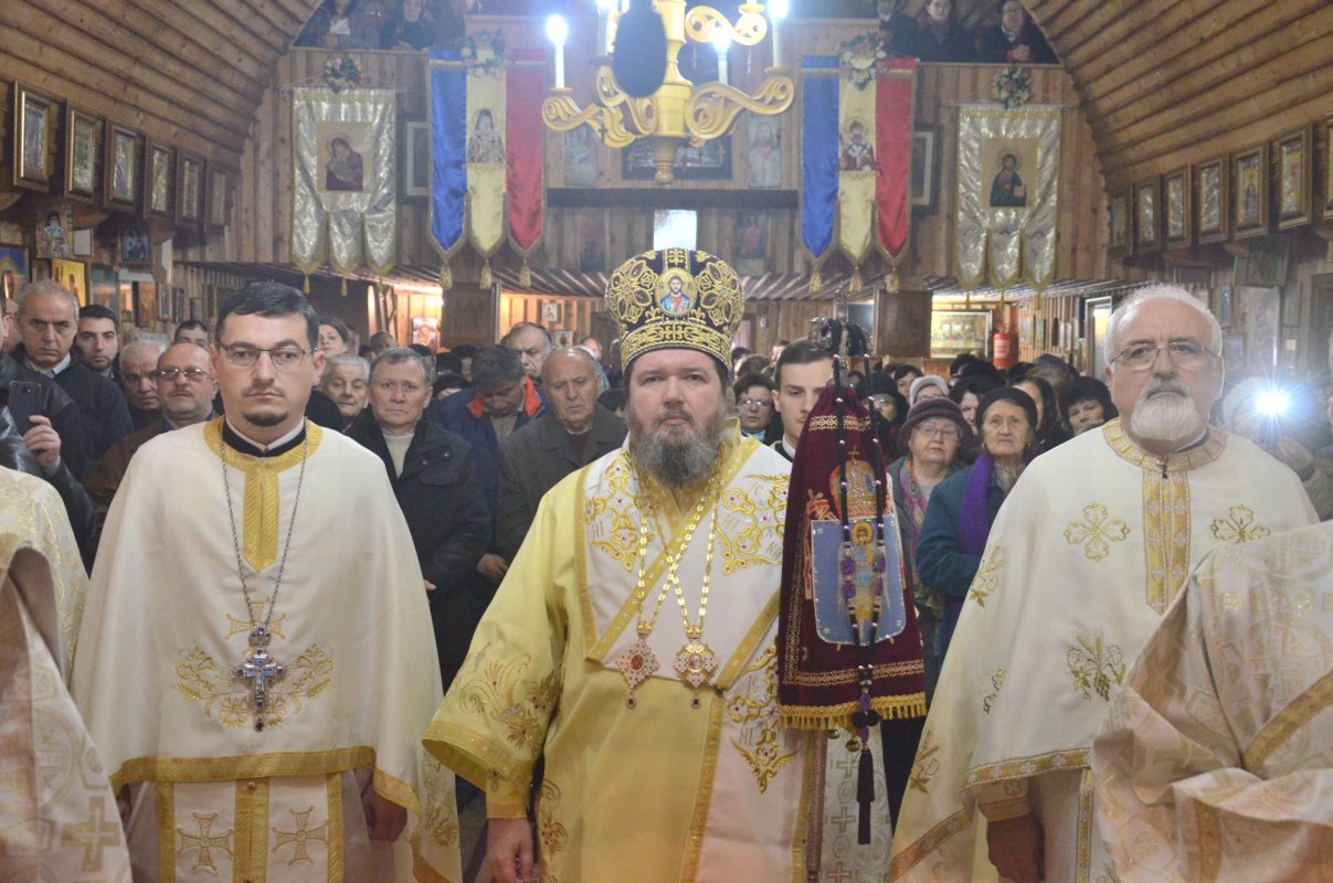 Slujiri arhiereşti în Duminica a 27-a după Rusalii 26768