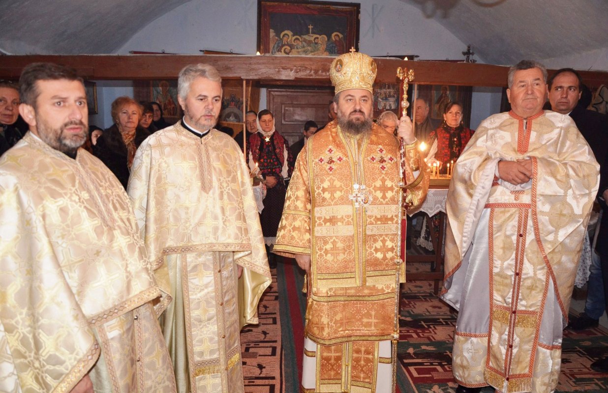 Slujiri arhiereşti în Duminica a 27-a după Rusalii 26771