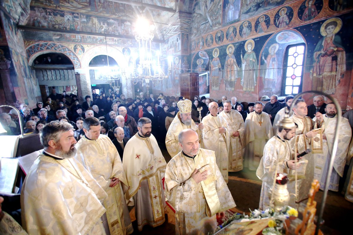 Slujiri arhiereşti în Duminica a 27-a după Rusalii 26773