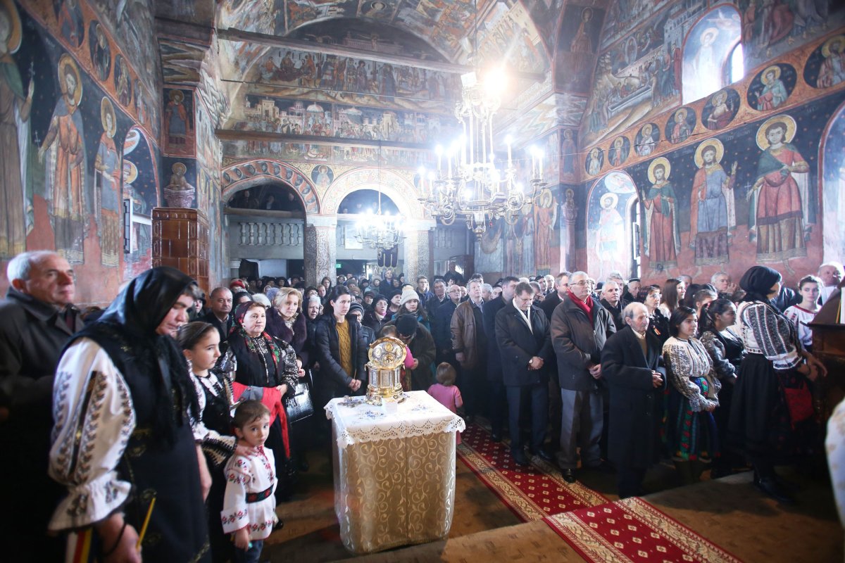 Slujiri arhiereşti în Duminica a 27-a după Rusalii 26775