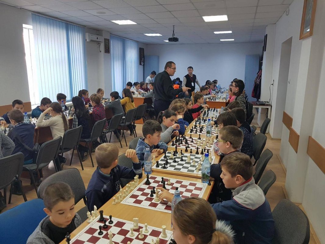 Competiţie de şah la Protopopiatul Huşi 26693
