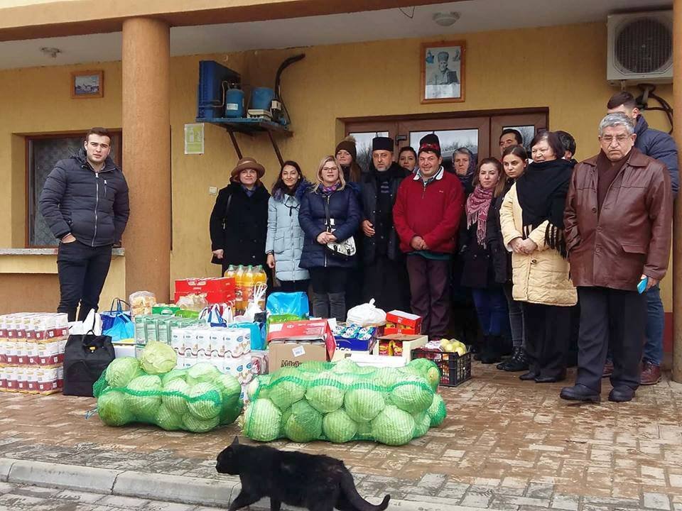 Daruri pentru bătrânii căminului de la Bogdăneşti 26692