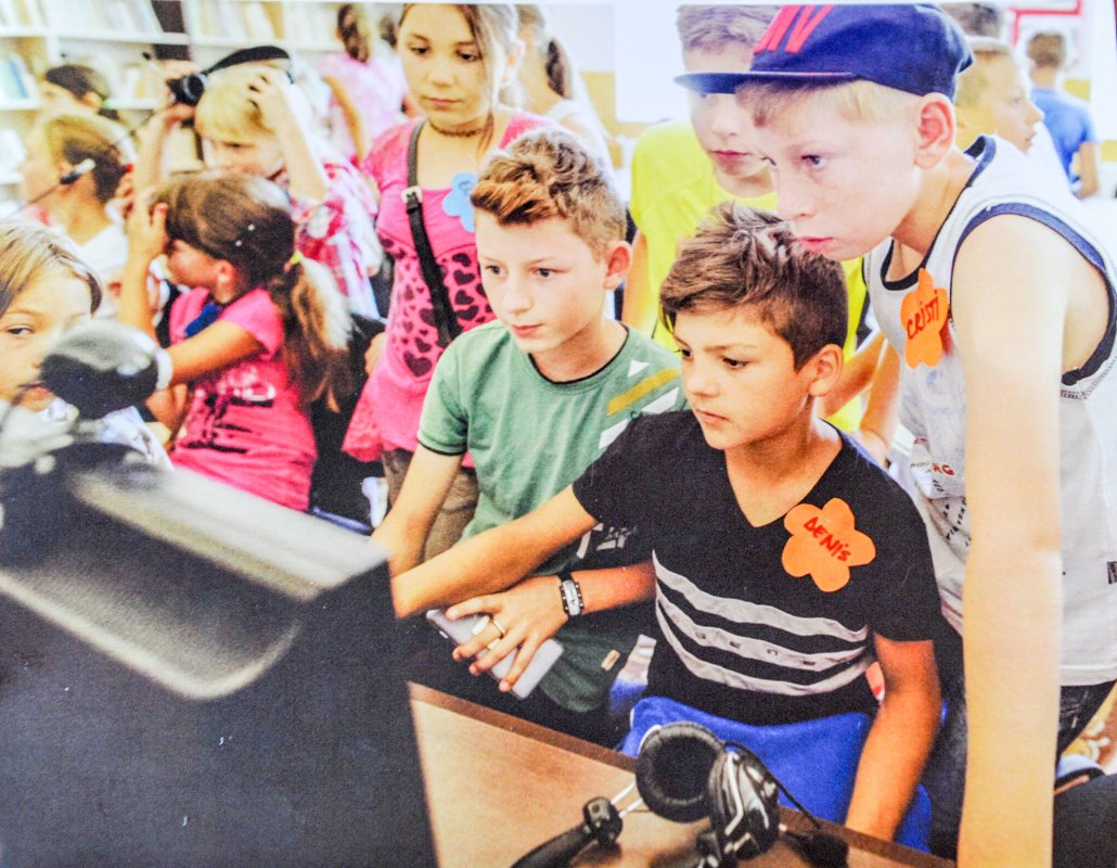 Ghid privind siguranţa copiilor şi adolescenţilor în mediul online 26752