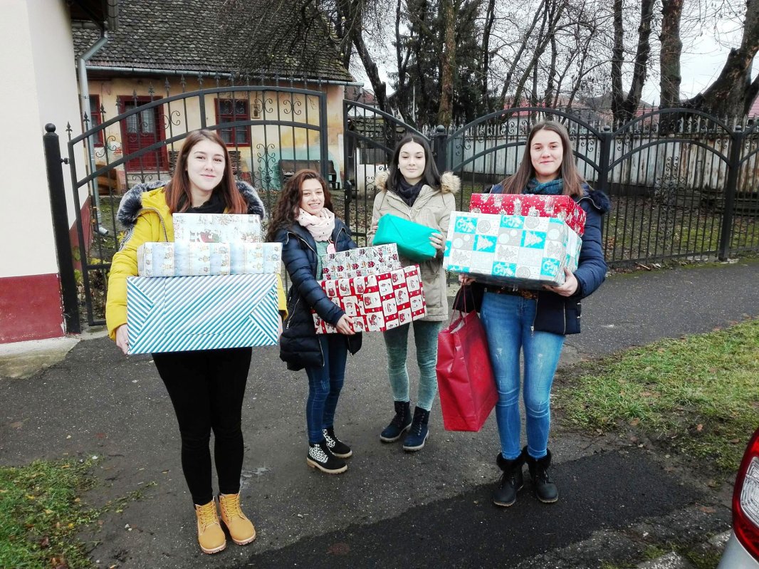Peste 200 de copii au beneficiat de Campania „Ghetuţe noi de Sfântul Nicolae” 26552