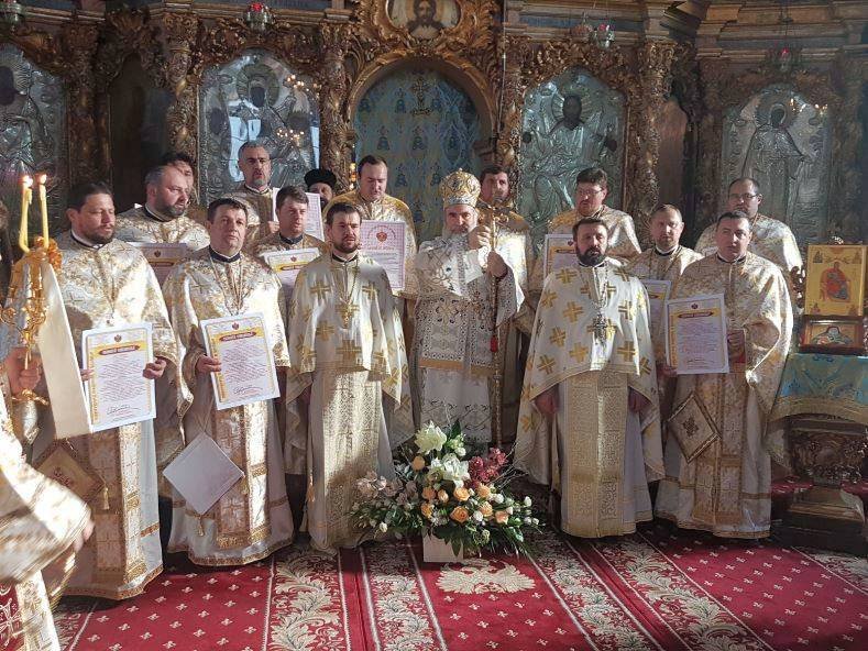 Preoţii Protopopiatului Sascut s-au reunit la Roman 26422