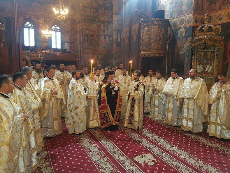 Preoţii Protopopiatului Sascut s-au reunit la Roman 26424