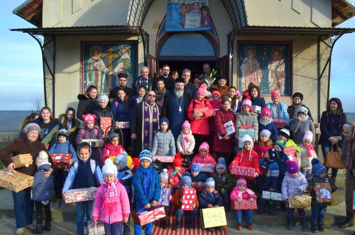 „Cutia de cadouri pentru Moş Crăciun“, în Eparhia Huşilor 26360