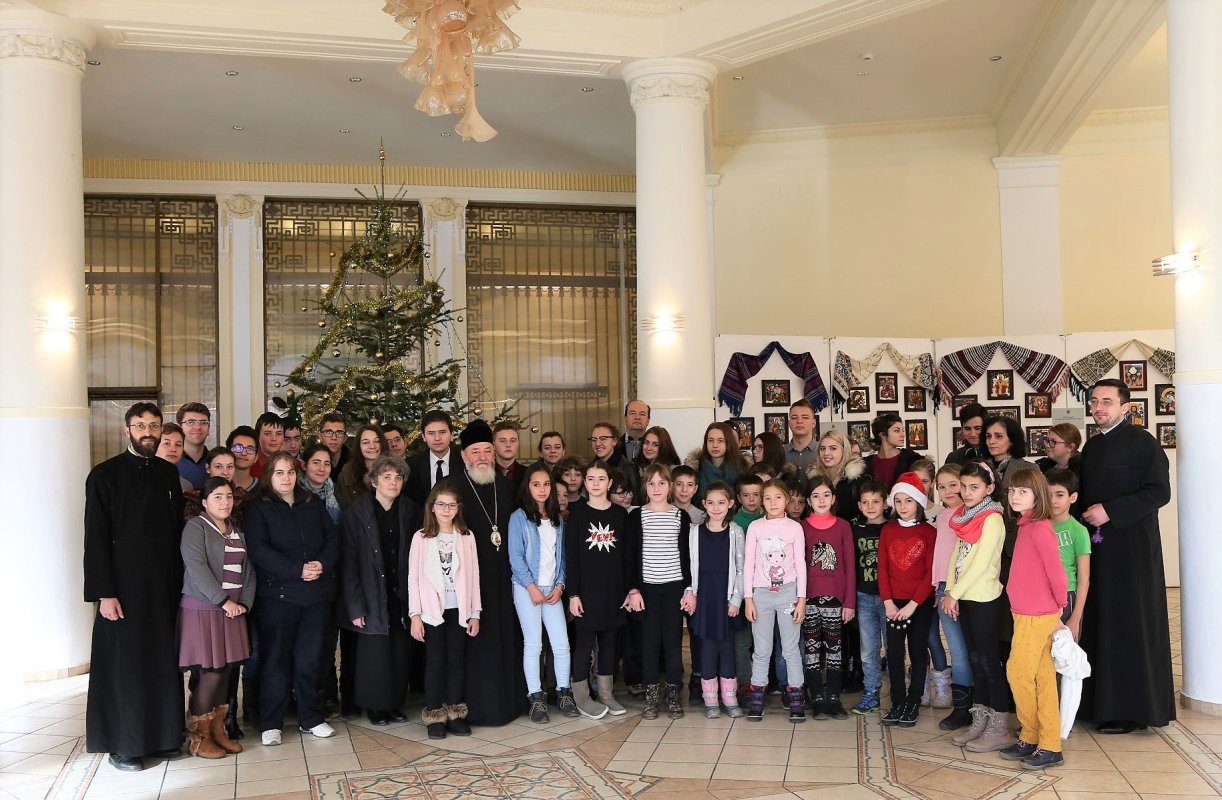 Expoziția „Chipuri sfinte din inimile copiilor”, la Primăria Sibiu 26372