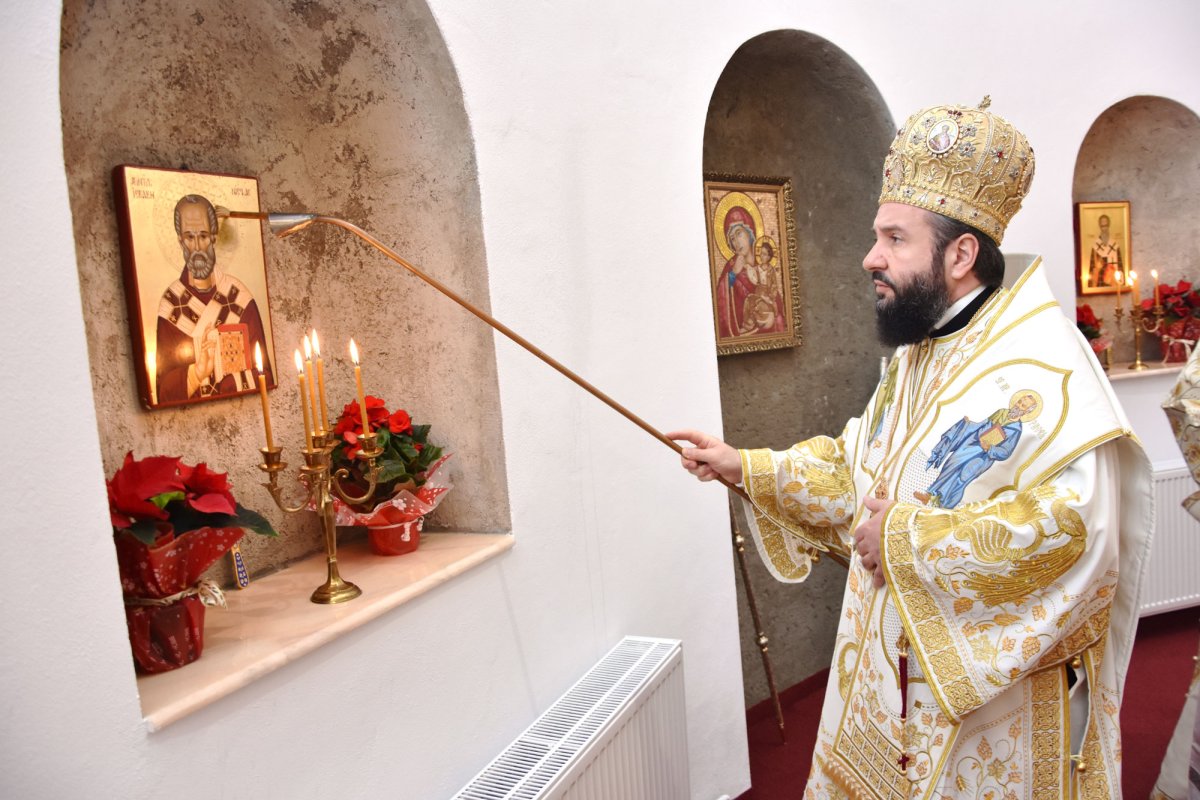 Binecuvântare arhierească la Biserica „Intrarea Domnului în Ierusalim” din Caransebeș 26323