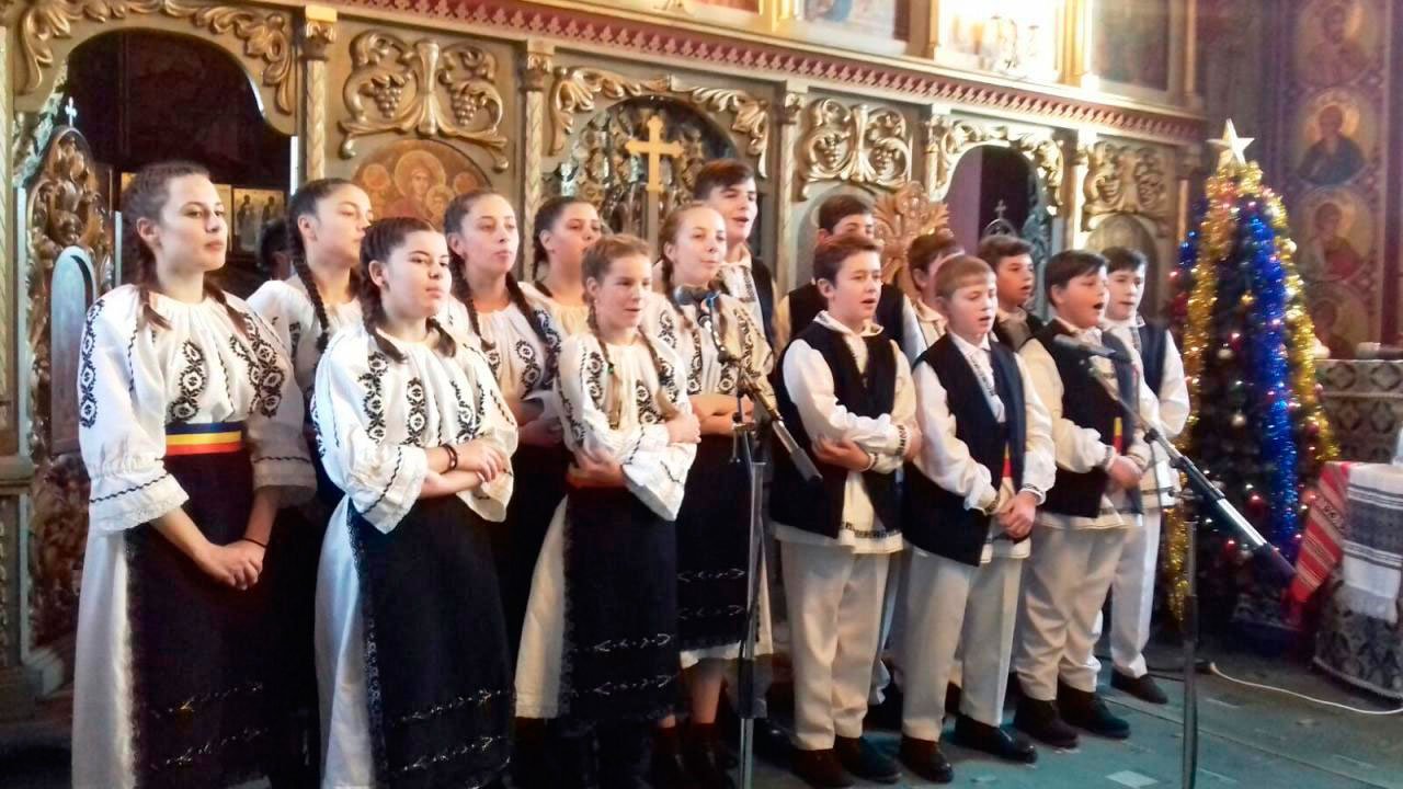 Colinde şi fapte de filantropie, în aşteptarea praznicului Naşterii Domnului 26264