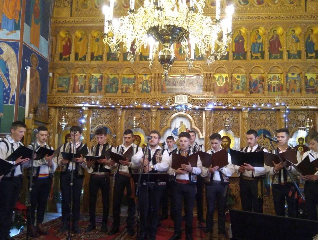 Colindul sfânt şi bun, primit în suflete de moldoveni 26248