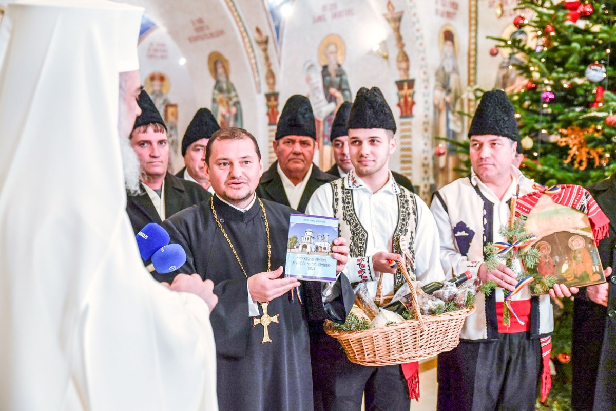 Colindători la Palatul Patriarhiei 26184