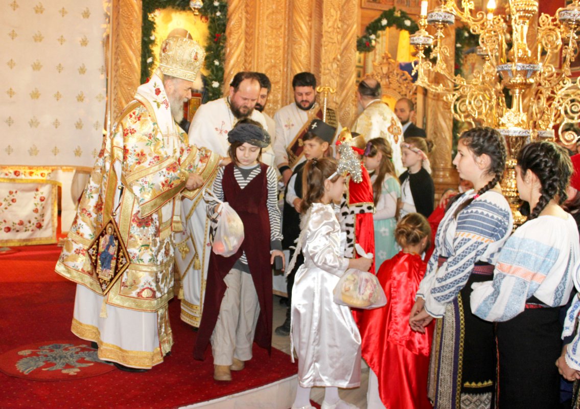 Cuvinte de învățătură, colinde și cântări 26028