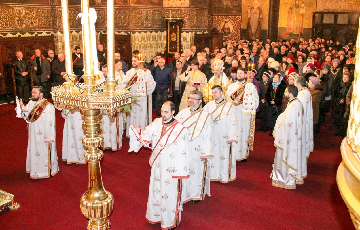 Cuvinte de învățătură, colinde și cântări 26030