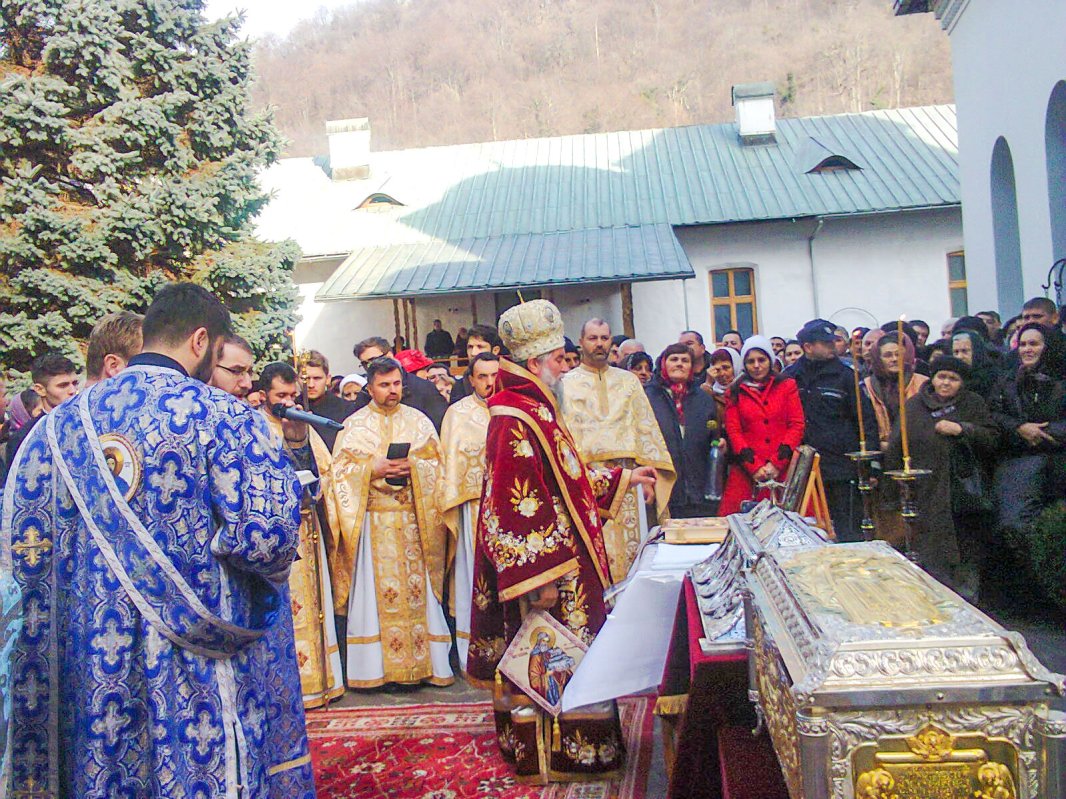 Praznicul Nașterii Domnului în Mitropolia Olteniei 26007