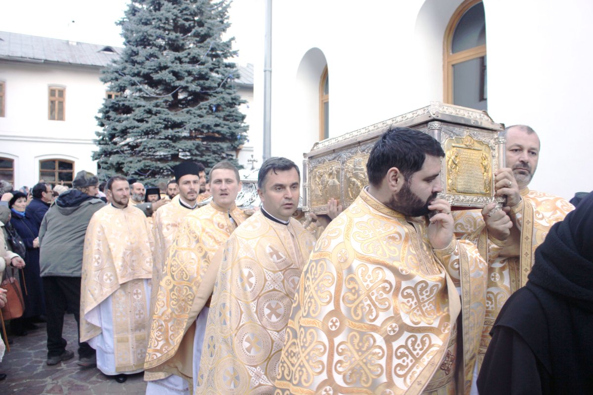 Hramul Mănăstirii Tismana 25941