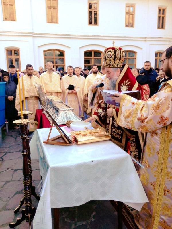 Hramul Mănăstirii Tismana 25944