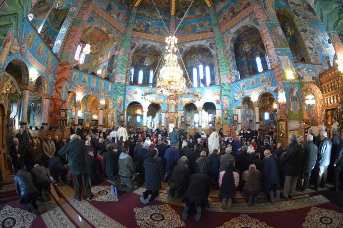 Milostenie pentru oamenii nevoiaşi, la Gura Humorului 25919