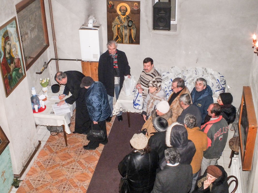 Slujirea săracilor într-o parohie prahoveană 25962