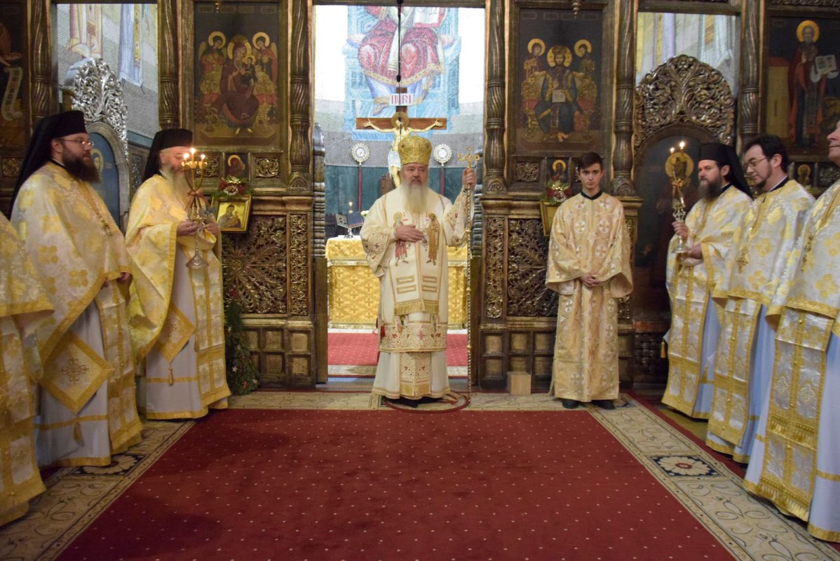 Slujiri arhierești în noul an 25878