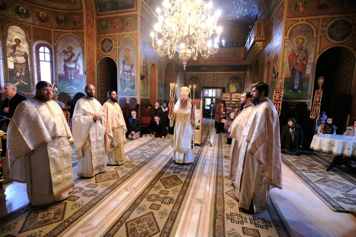Slujiri arhierești în noul an 25881