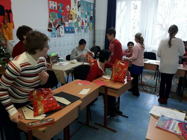 Campanii pentru ajutorarea semenilor aflați în dificultate 25819