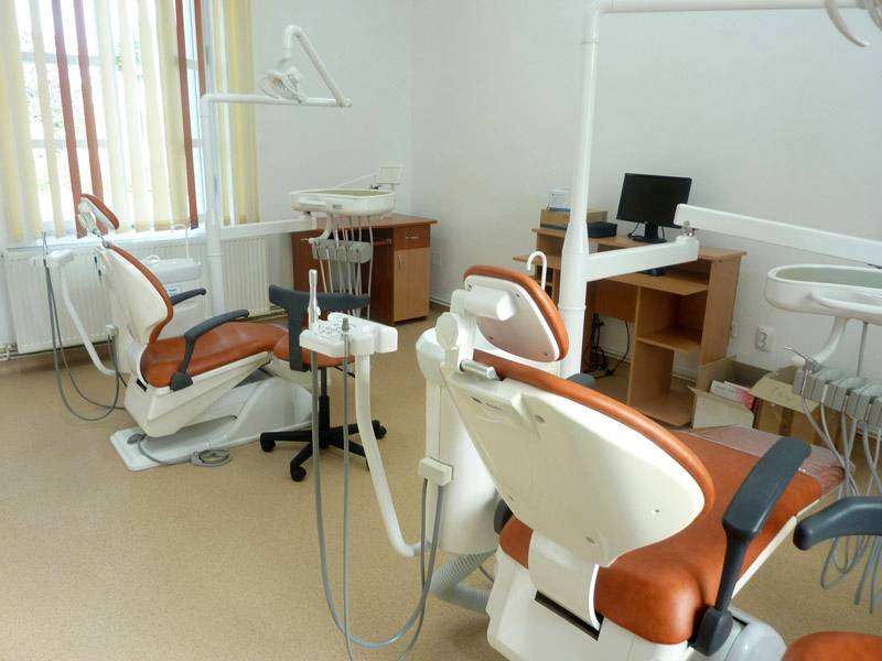 Servicii stomatologice la cabinetul Fundaţiei „Melchisedec“ din Roman 25803