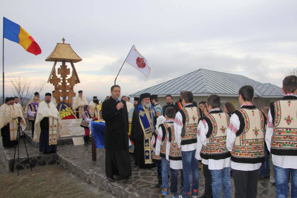 Sfinţire de troiţă în Parohia Ghidion 25804