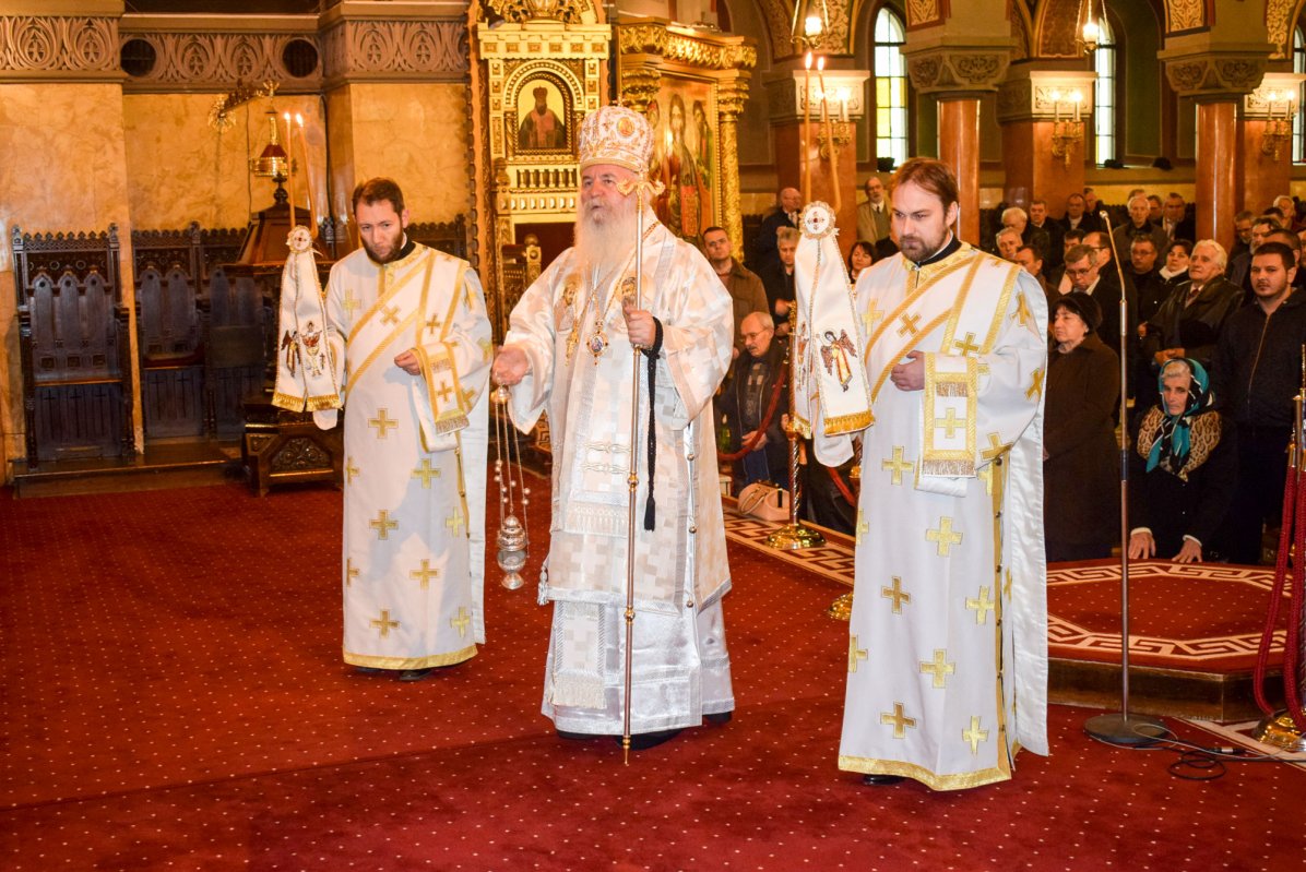 Slujbe la început de an nou civil 25837