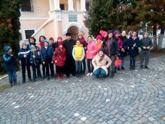 Elevi din Ticușu Vechi la Muzeul „Prima Școală Românească” 25757