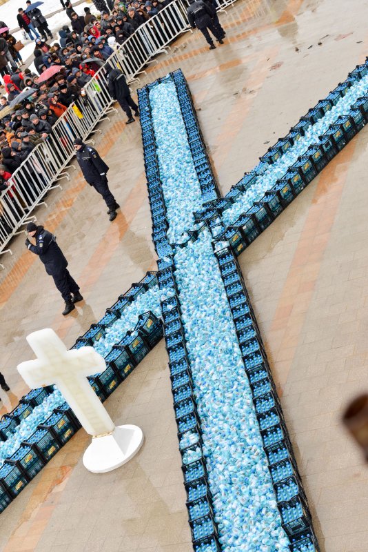 Sfințirea Mare a apei la malul mării 25784