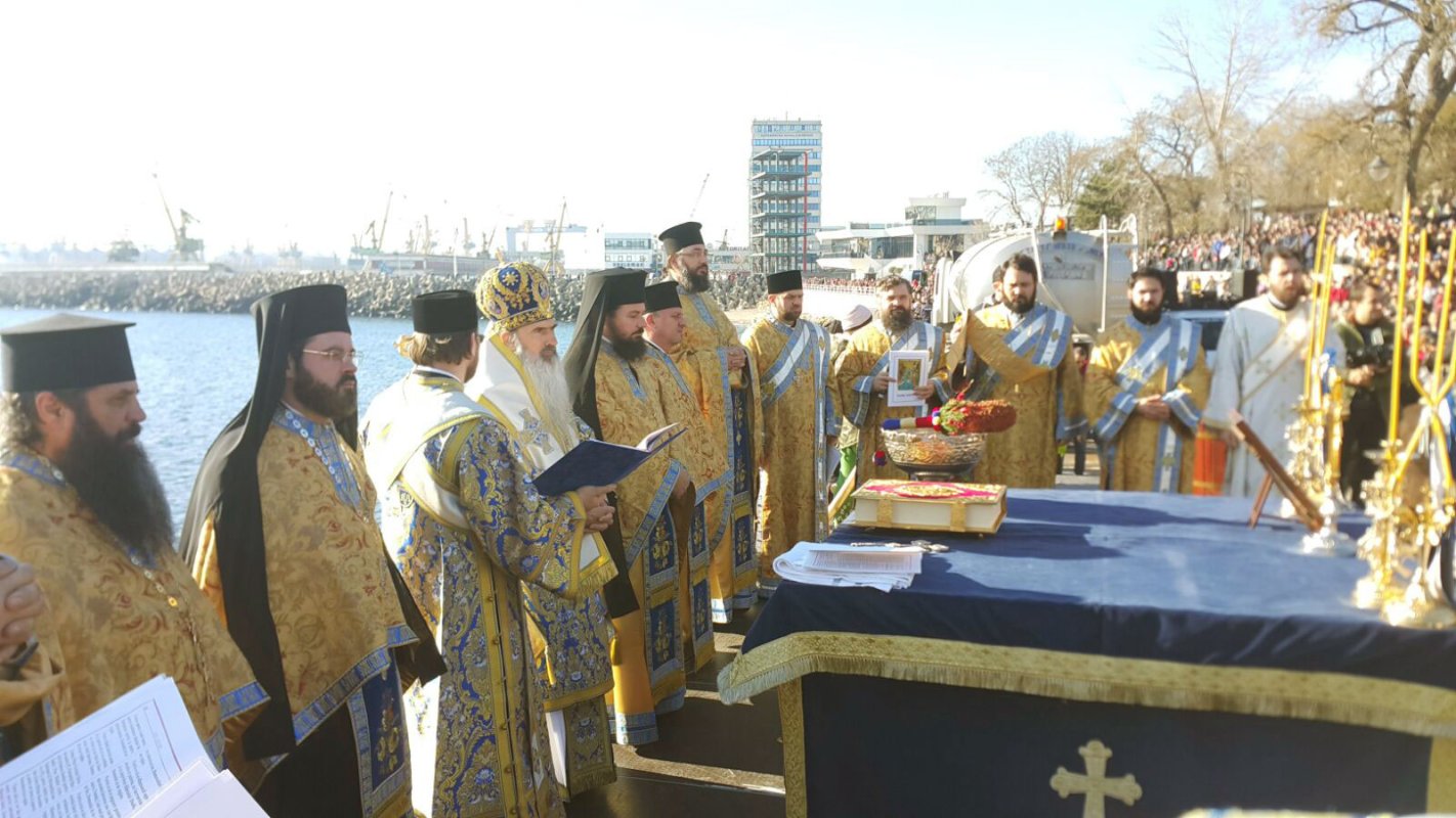 Slujbe și tradiții de praznicul Teofaniei 25614
