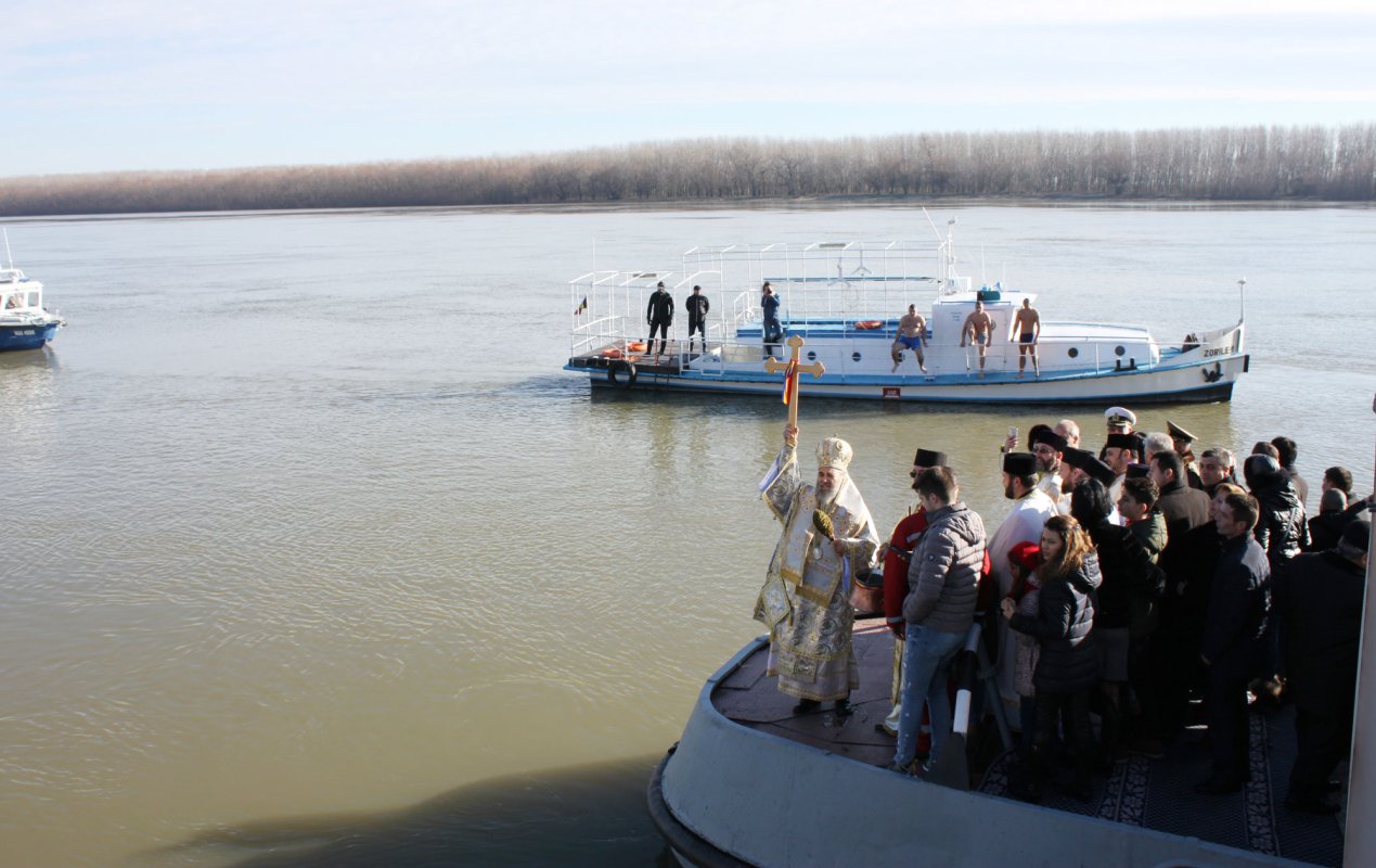 Slujbe și tradiții de praznicul Teofaniei 25617