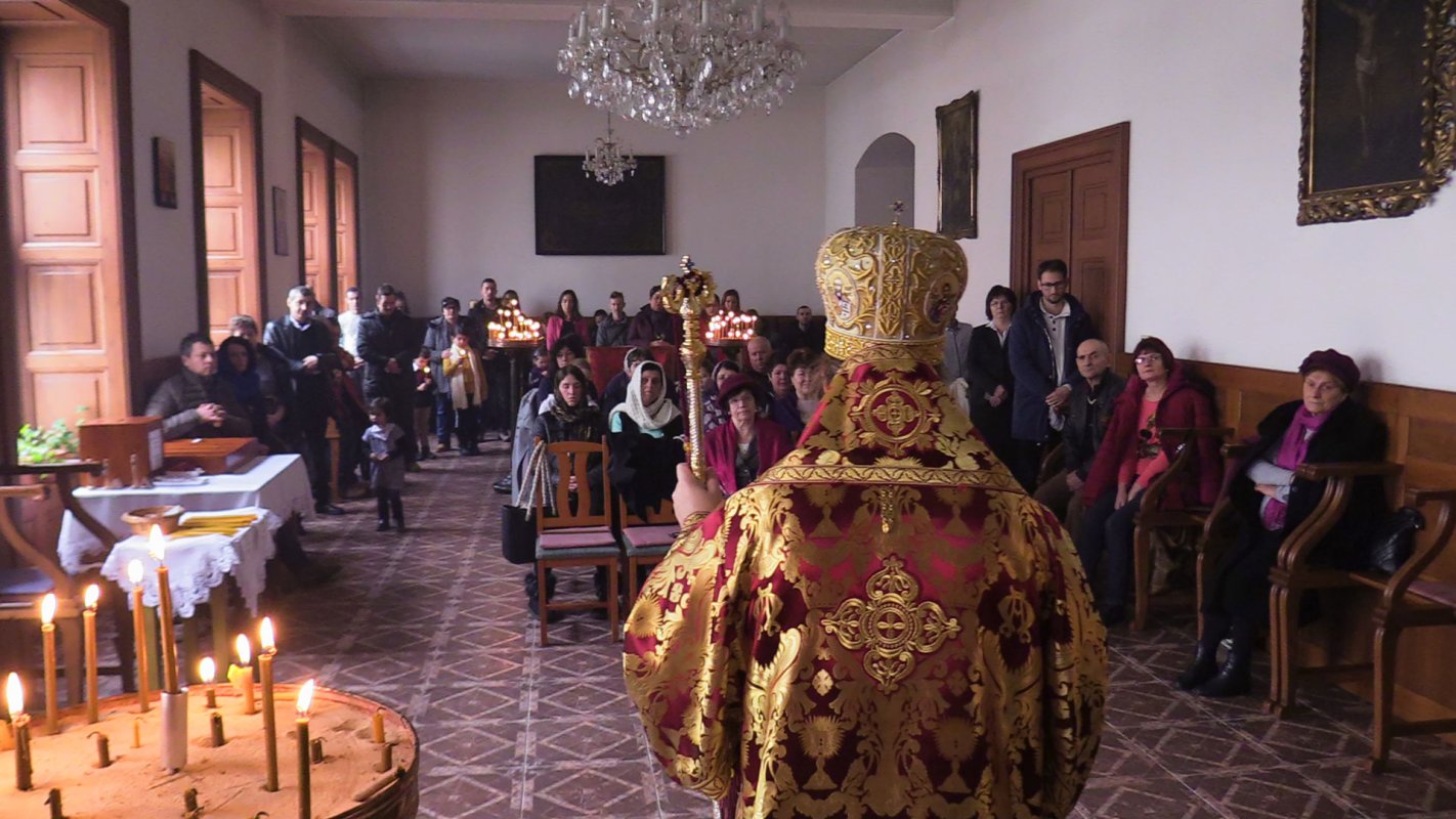 Hramul Așezământului monahal românesc din Budapesta 25565