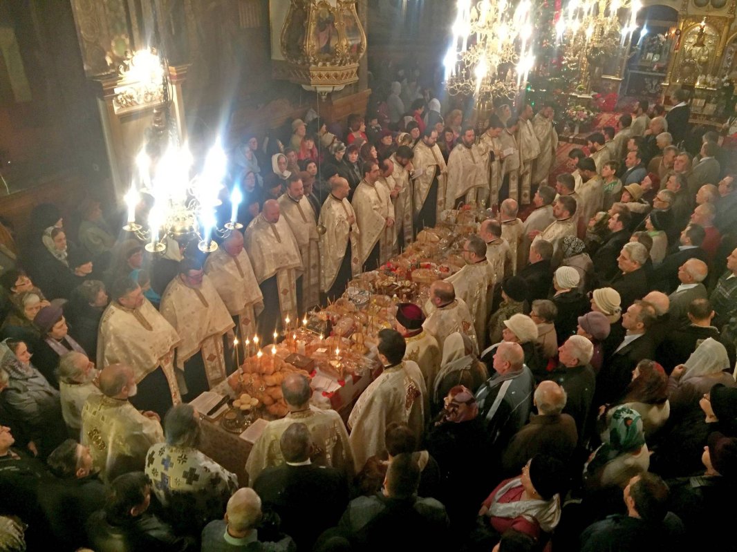 Manifestări deosebite la hramul Bisericii Mărăţei I 25511