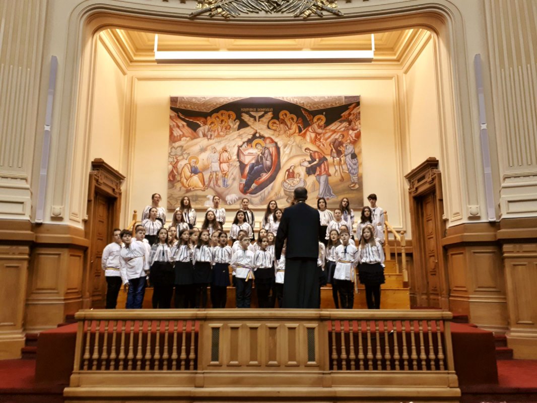 Prima lună de iarnă la Palatul Patriarhiei 25493