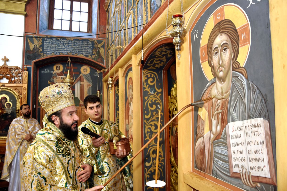 Zi de sărbătoare în Mitropolia Banatului 25478