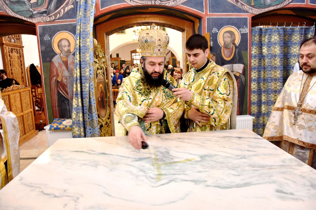 Zi de sărbătoare în Mitropolia Banatului 25480