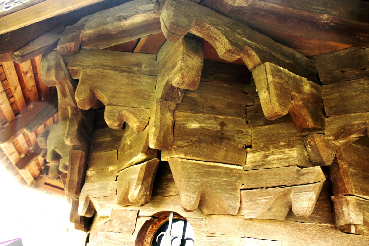 Biserica din Rogoz, coloana infinitului pe plaiuri maramureşene 25386