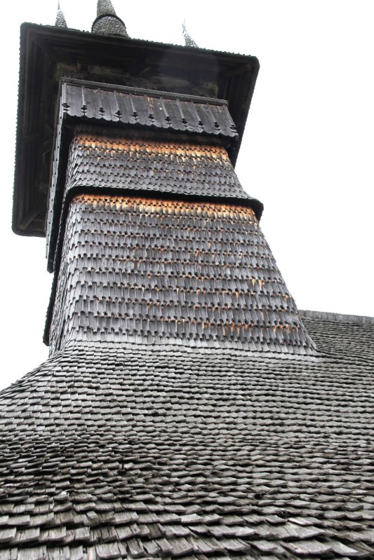 Biserica din Rogoz, coloana infinitului pe plaiuri maramureşene 25391