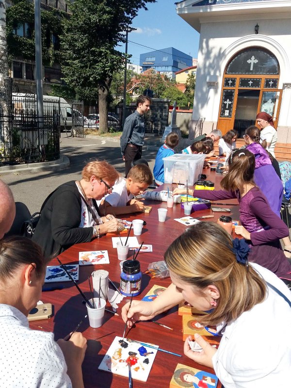 „Ateneul Sfântului Pantelimon”, educaţie pentru milostenie 25237