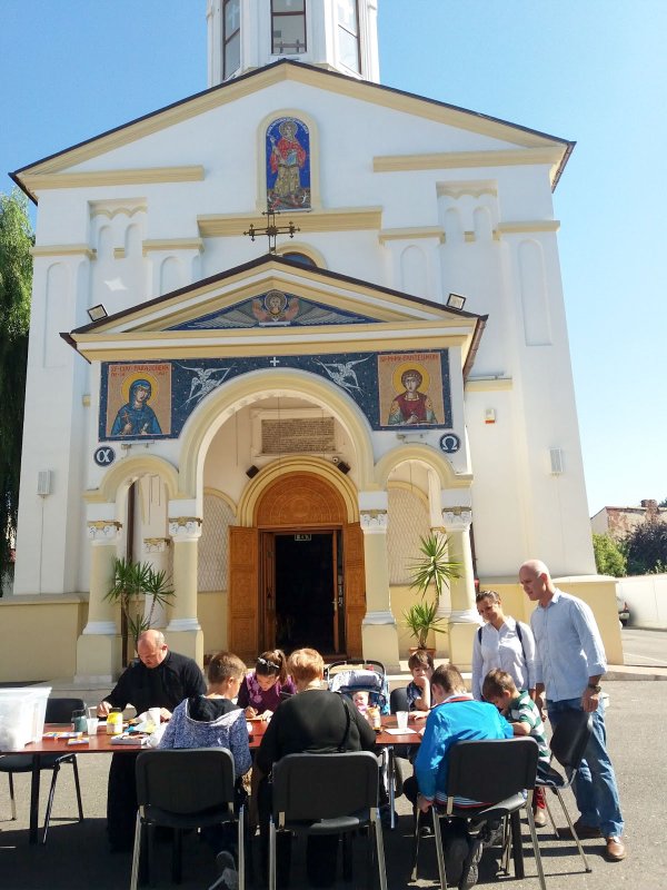 „Ateneul Sfântului Pantelimon”, educaţie pentru milostenie 25238
