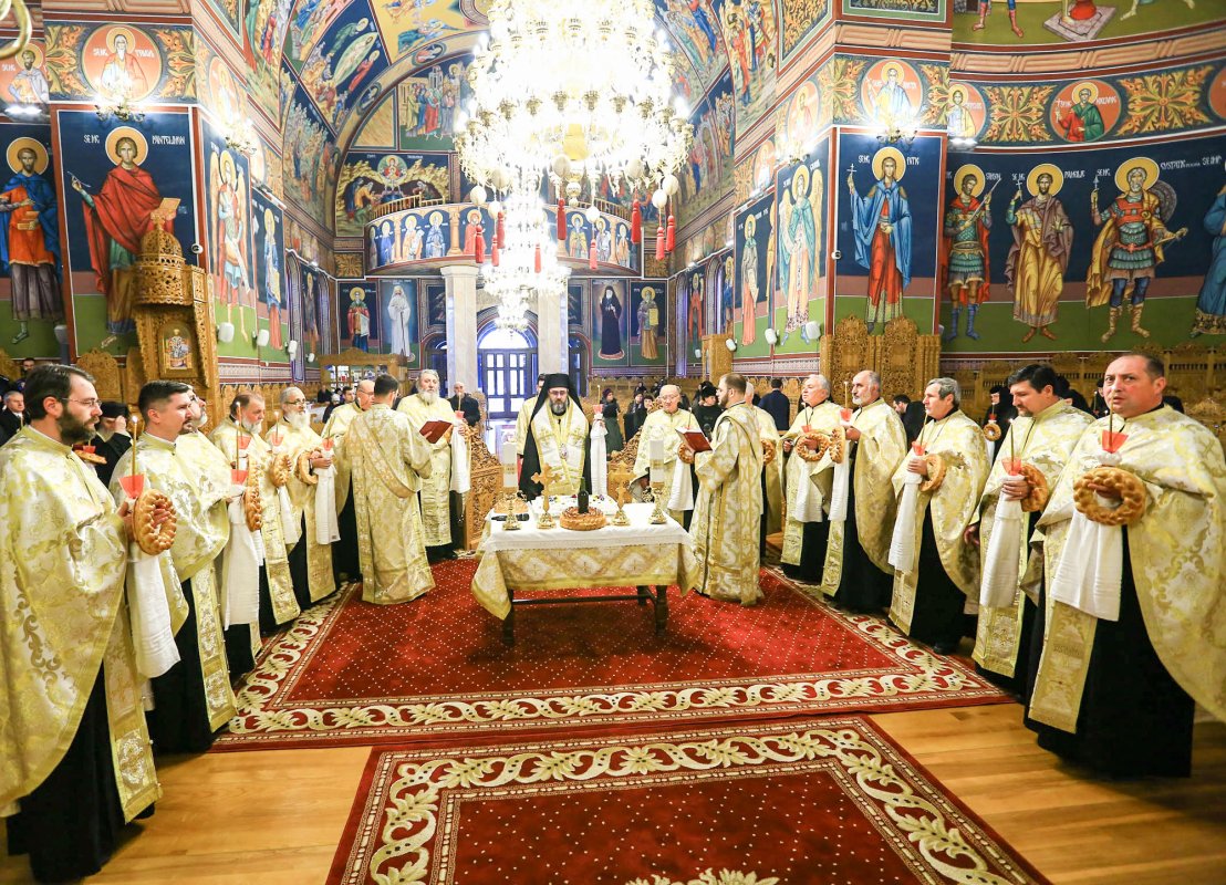 Arhiepiscopul Epifanie, pomenit la cinci ani de la plecarea la Domnul 25203